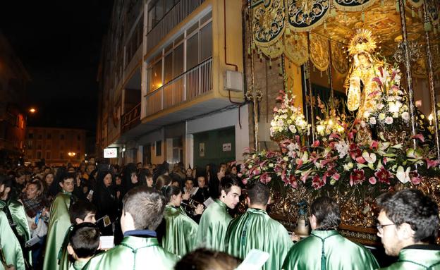 La Virgen de la Vera Cruz fue venerada al finalizar el acto en San Pablo.