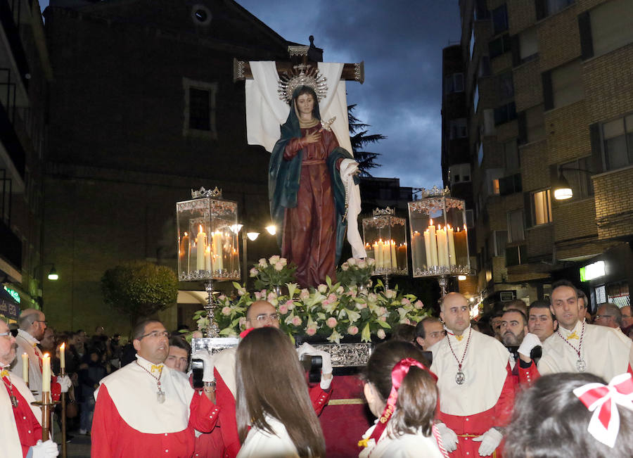 Procesión del Santísimo Cristo Despojado, camino del Calvario y Nuestra Señora de la Amargura, saliendo de San Andrés.