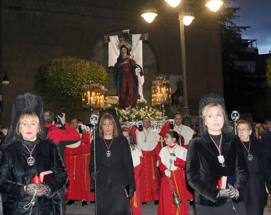 Procesión del Santísimo Cristo Despojado, camino del Calvario y Nuestra Señora de la Amargura, saliendo de San Andrés.