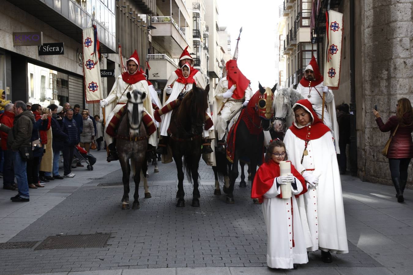 Fotos: Si has estado en el Pregón o en el Sermón de las Siete Palabras, búscate en las fotos