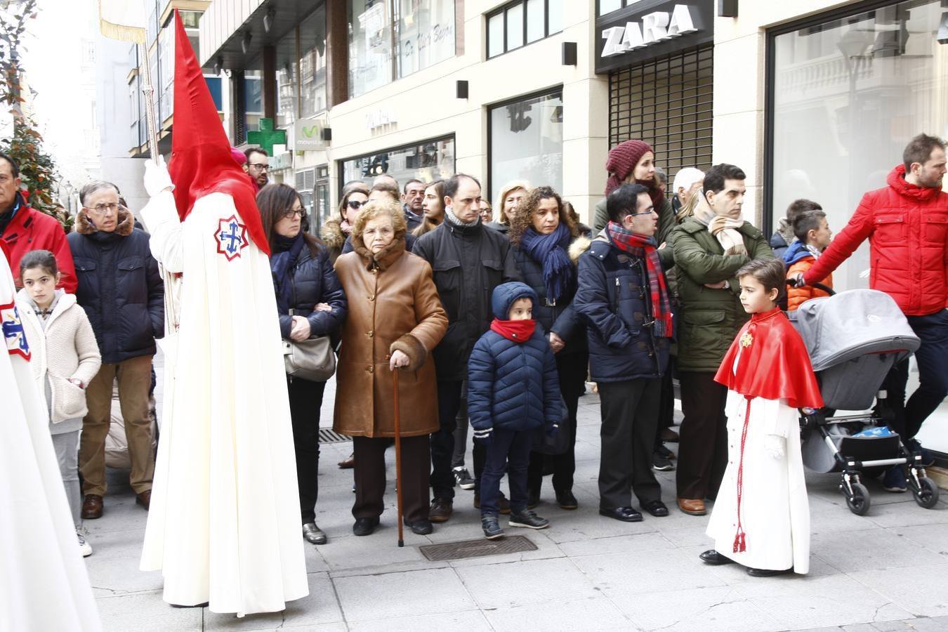 Fotos: Si has estado en el Pregón o en el Sermón de las Siete Palabras, búscate en las fotos