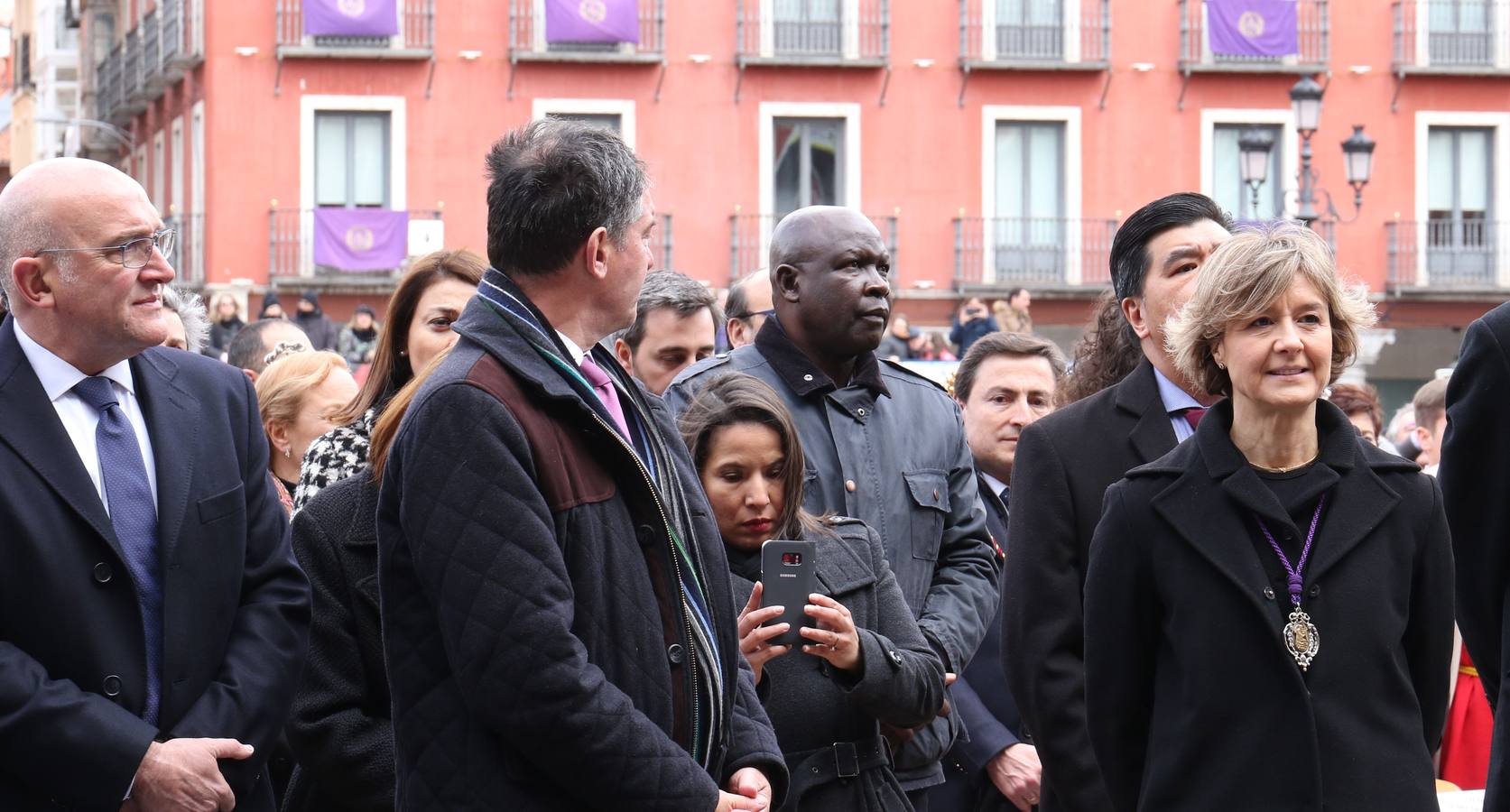 Por indicaciones del Museo Nacional de Escultura, las Siete Palabras no estuvieron representadas por los siete pasos, de forma que únicamente el Cristo de las Mercedes junto a los dos ladrones presidieron el acto