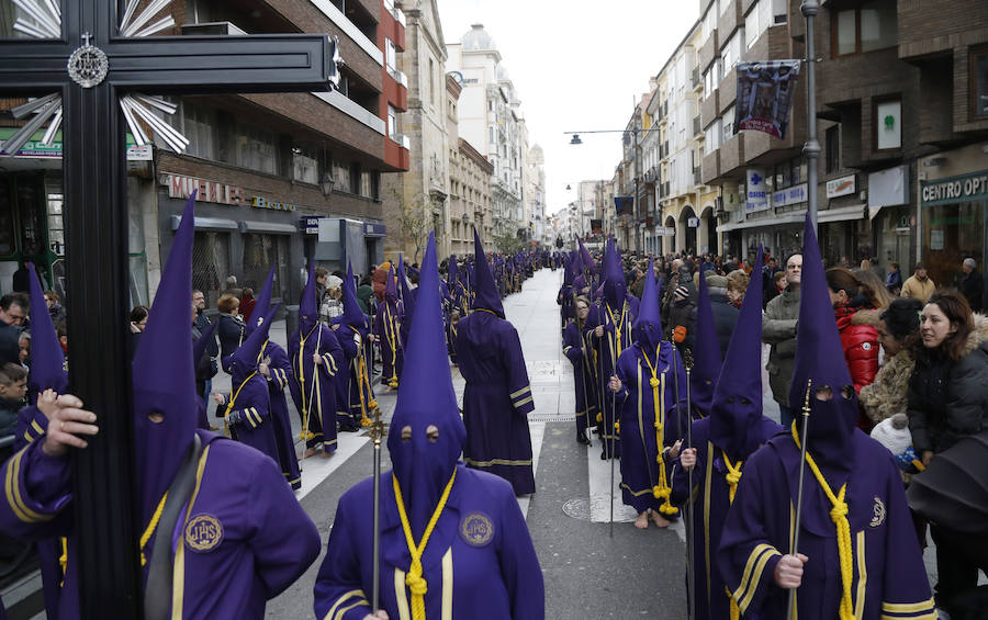 Fotos: Procesión de Los Pasos en Palencia