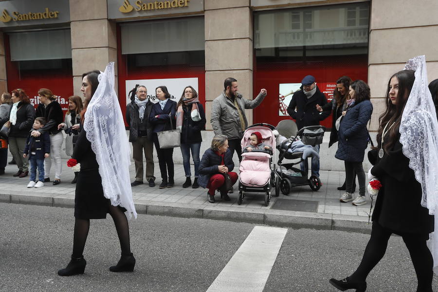 Fotos: Si has estado en la procesión del Encuentro del Domingo Resurrección, búsquese entre el público