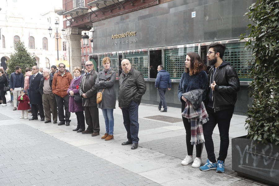 Fotos: Si has estado en la procesión del Encuentro del Domingo Resurrección, búsquese entre el público