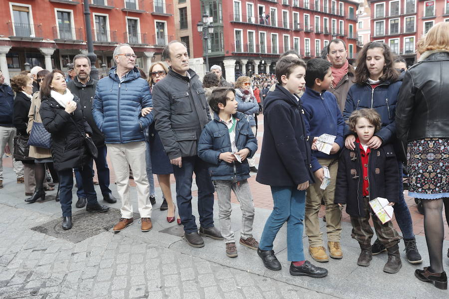 Fotos: Si has estado en la procesión del Encuentro del Domingo Resurrección, búsquese entre el público