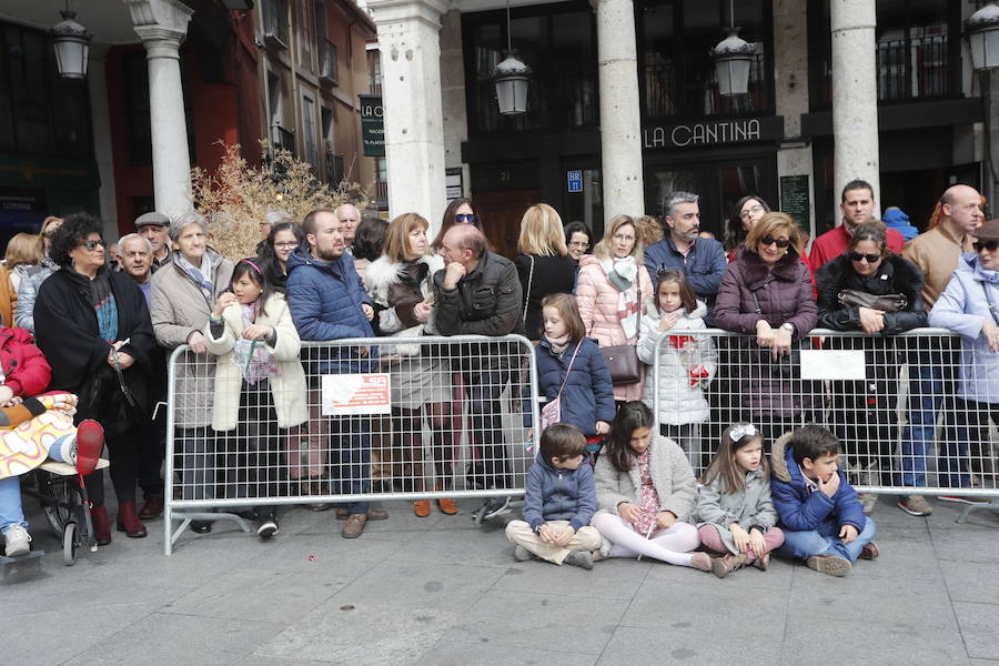 Fotos: Si has estado en la procesión del Encuentro del Domingo Resurrección, búsquese entre el público