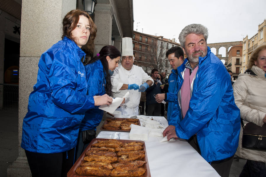 Fotos: 400 torrijas para celebrar Día Mundial del Autismo