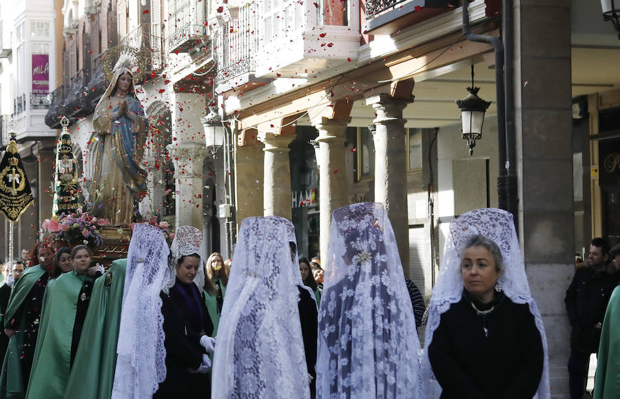 Fotos: El Rompimiento del Velo despide la Semana Santa de Palencia