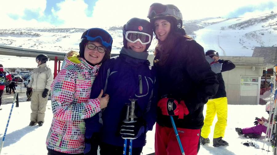 Fotos: Los jóvenes de Hornillos de Cerrato en la nieve