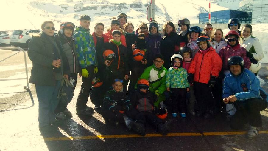 Fotos: Los jóvenes de Hornillos de Cerrato en la nieve