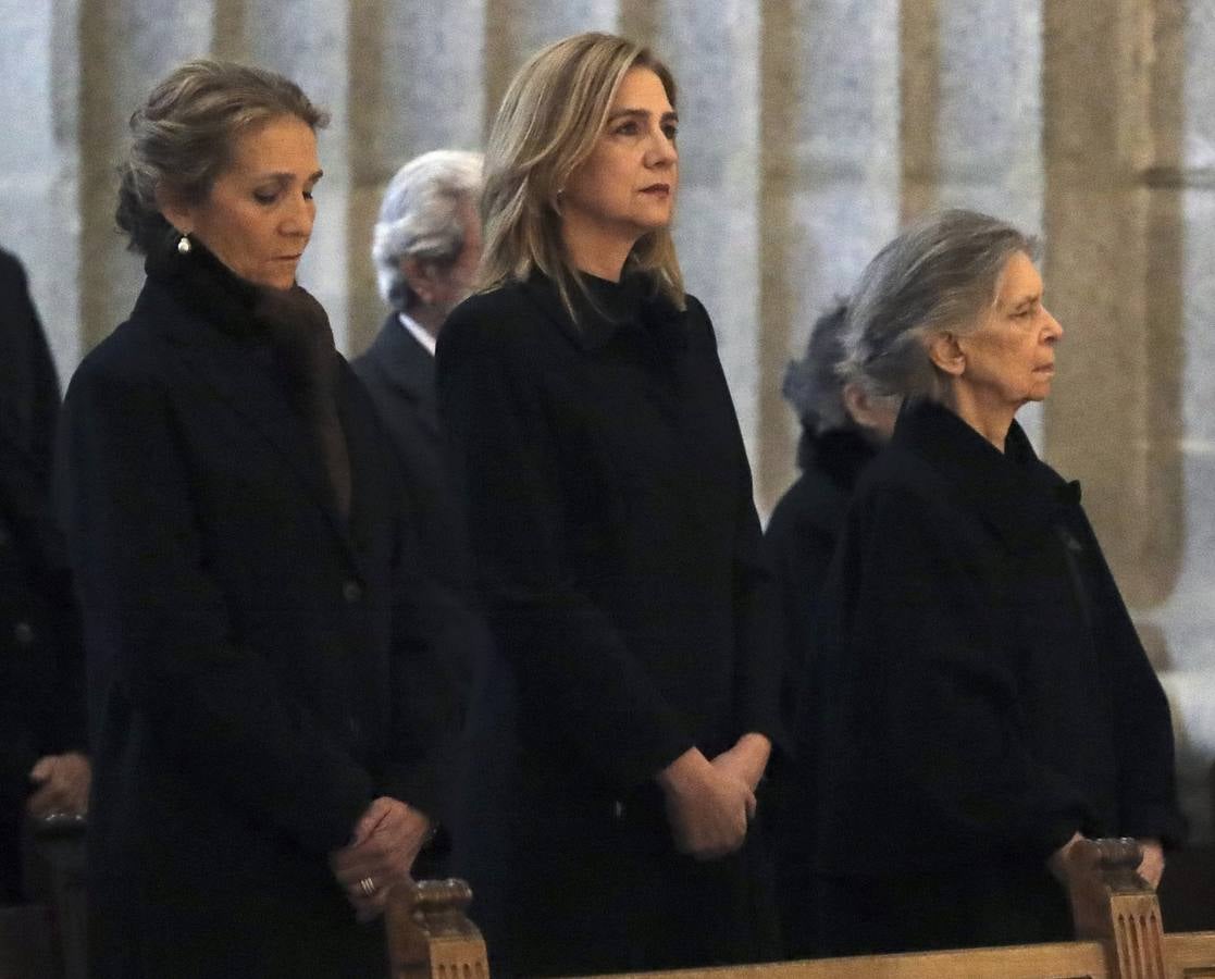 La Infanta Doña Cristina asistió a la ceremonia religiosa por los 25 años de la muerte de su abuelo