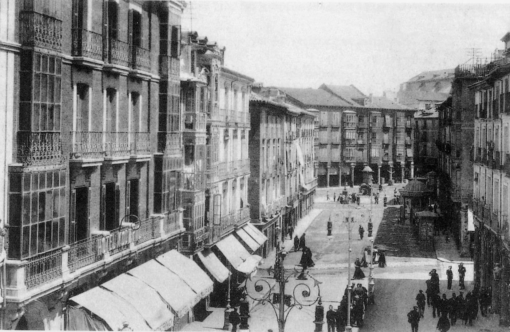 El boulevard de la calle Ferrari, fotografía del libro 'Valladolid hace cien años', de Joaquín Díaz.