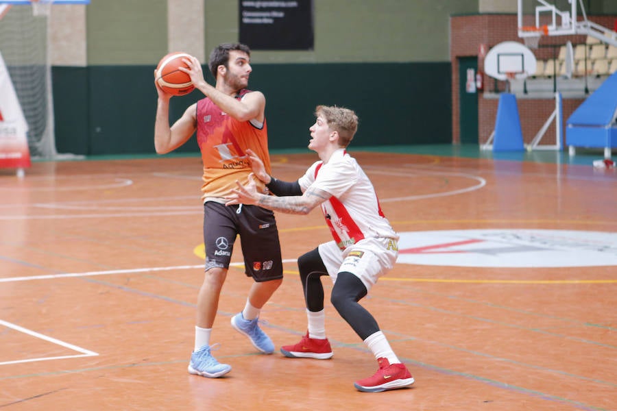 Adiós por todo lo alto a la racha de dos derrotas consecutivas del Aquimisa Carbajosa fuera de casa regresando a su pista para medirse al segundo clasificado, el Gijón Basket, y logrando una victoria de prestigio con apenas siete jugadores en su plantel por 85-68