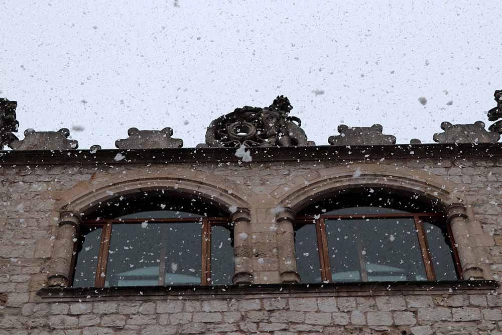 Fotos: Lunes de nieve en Burgos