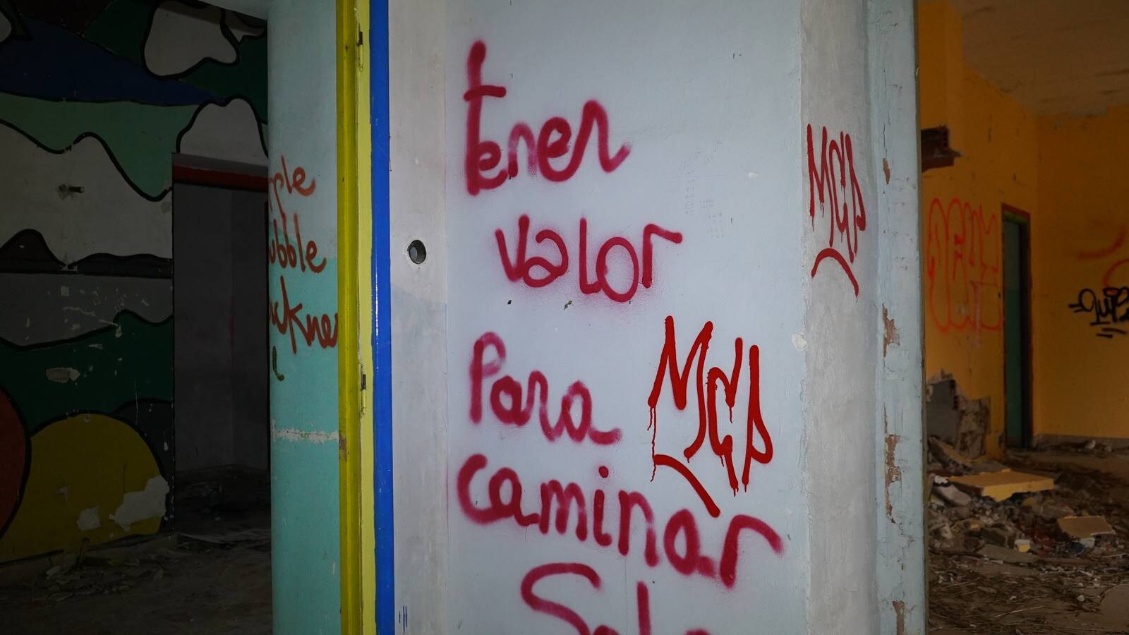 El conocido como 'Sanatorio de tuberculosos de Viana' se clausuró en 1963 y hoy en día, es un edificio completamente abandonado y arrasado por el paso de los vándalos 