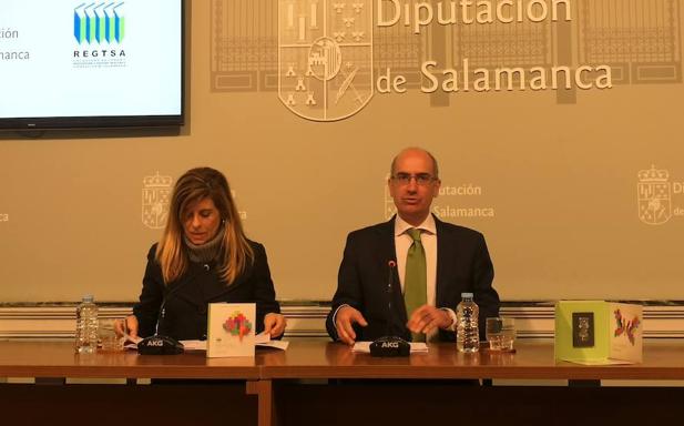 Chabela de la Torre y Javier Iglesias presentaron la memoria 2017 de Regtsa. 