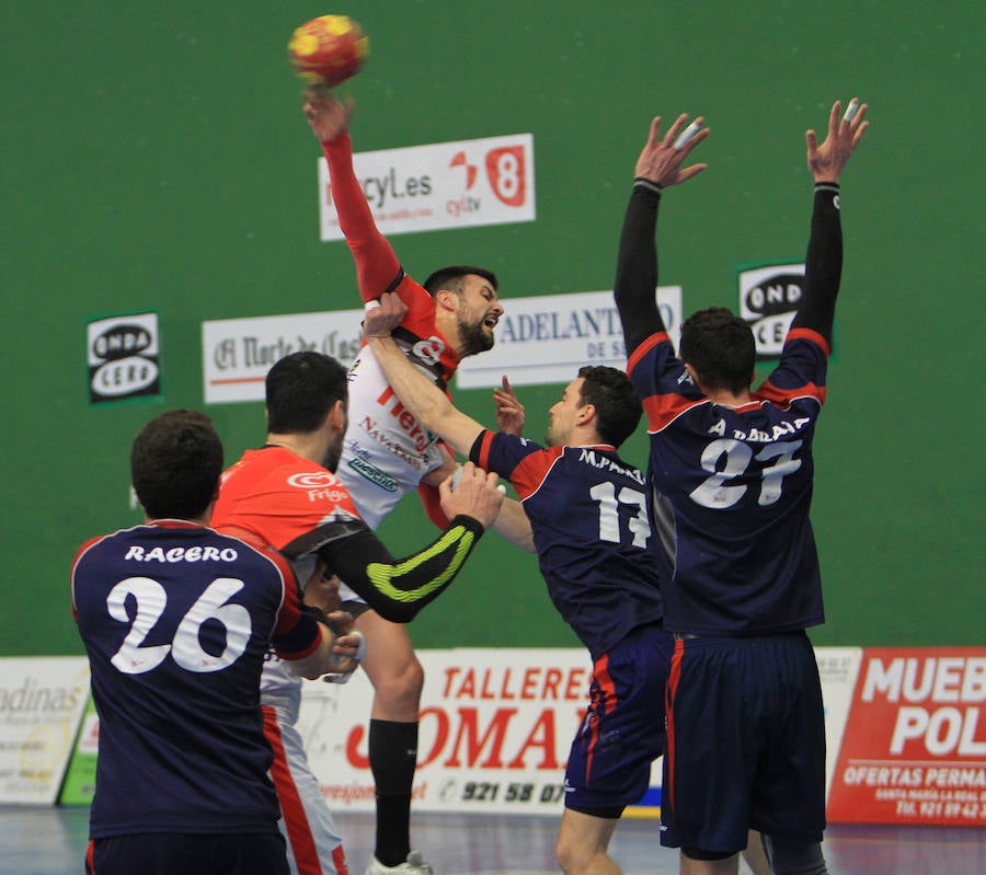 Fotos: Balonmano Nava - Covadonga