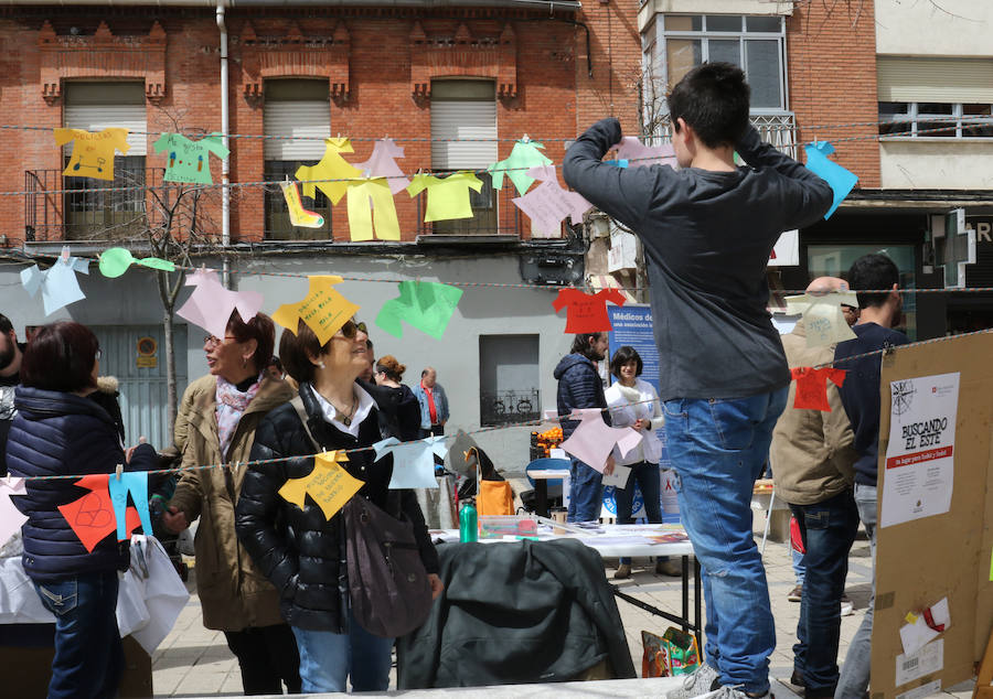 Fotos: Jornada vecinal en la Plaza del Carmen, con la Red Delicas