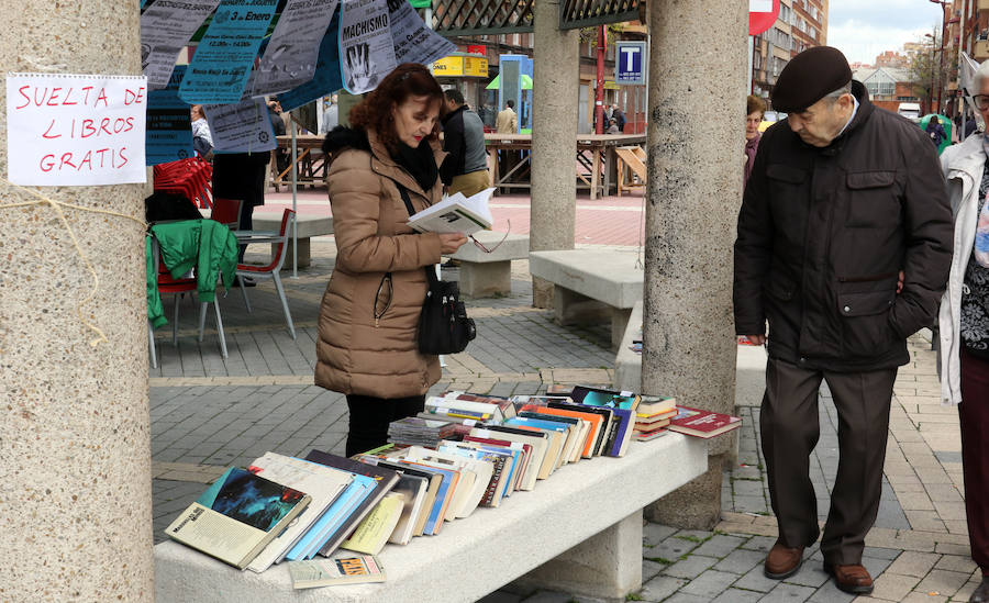 Fotos: Jornada vecinal en la Plaza del Carmen, con la Red Delicas