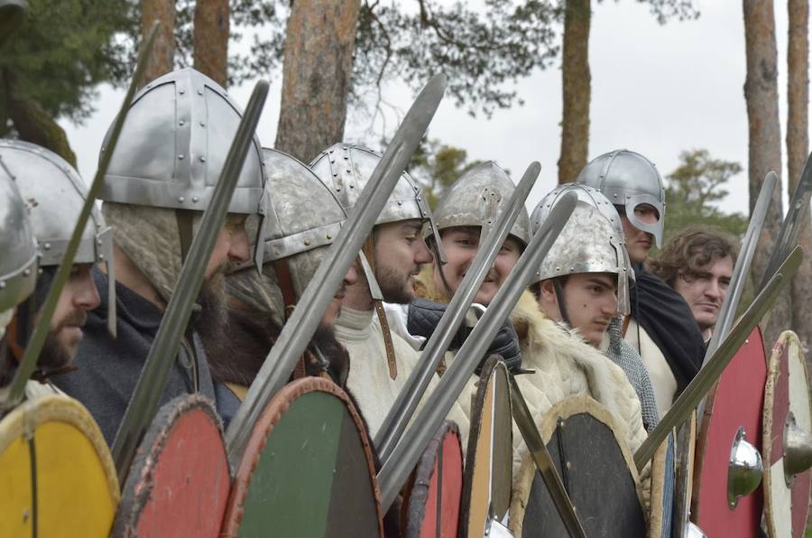 Fotos: Escenificación de una batalla entre tropas hispanas y vikingas