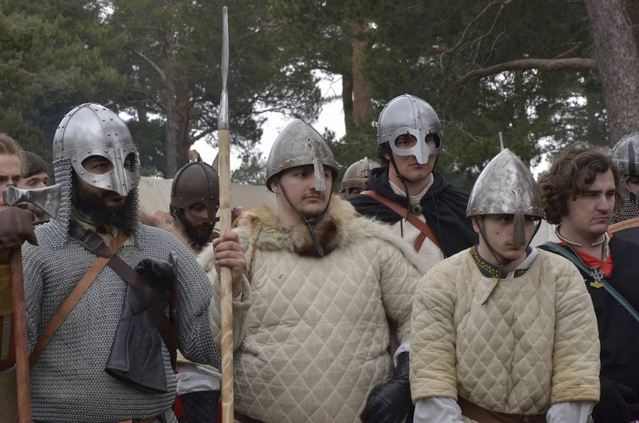 Fotos: Escenificación de una batalla entre tropas hispanas y vikingas