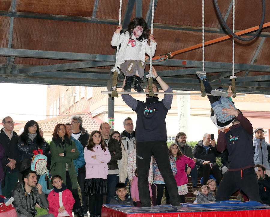 Fotos: Escuela de circo en San Pedro Regalado