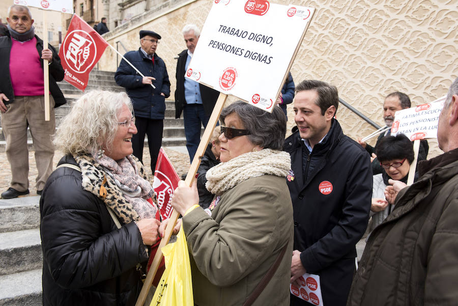 Fotos: Concentración de pensionistas en Segovia