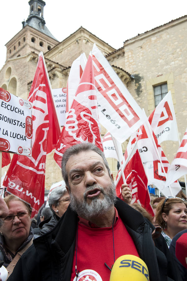 Fotos: Concentración de pensionistas en Segovia