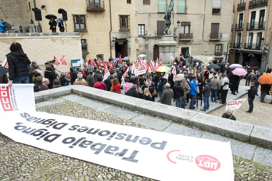 Fotos: Concentración de pensionistas en Segovia