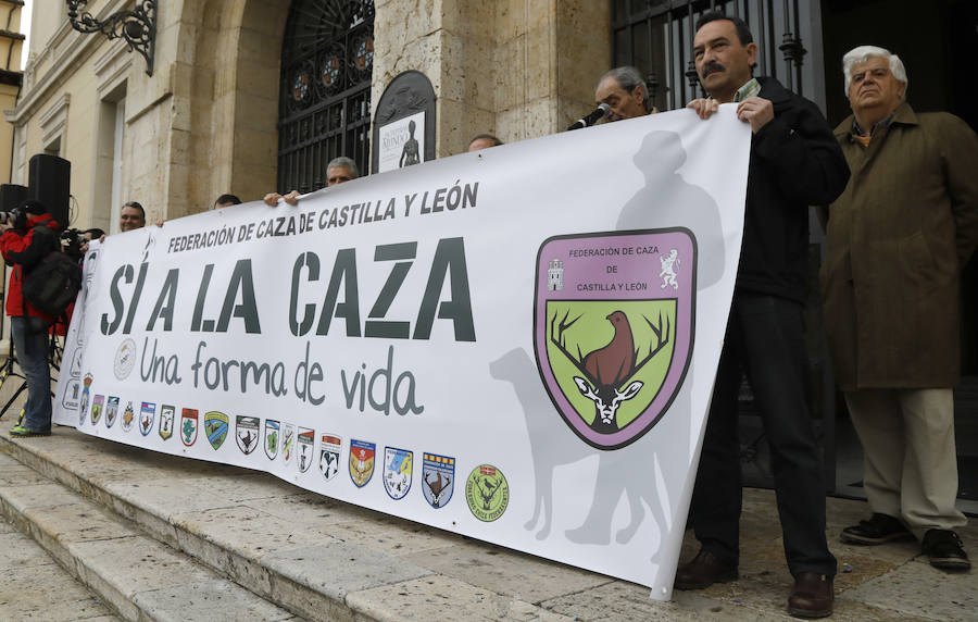 Fotos: Los Cazadores piden respeto en Palencia