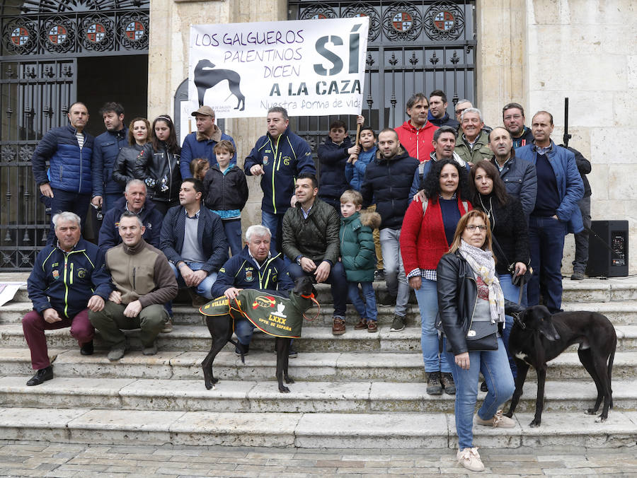 Fotos: Los Cazadores piden respeto en Palencia