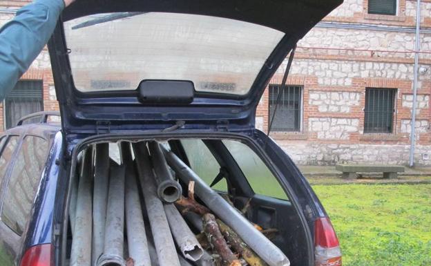 Tuberías de riego recuperadas por la Guardia Civil. 