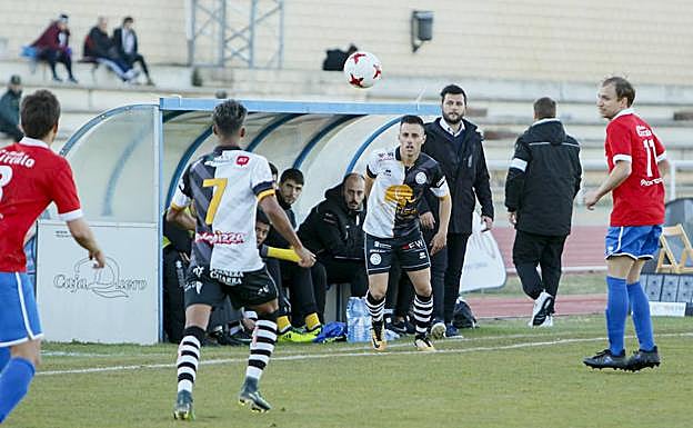 Una acción del partido entre Unionistas y Uxama en Las Pistas. 