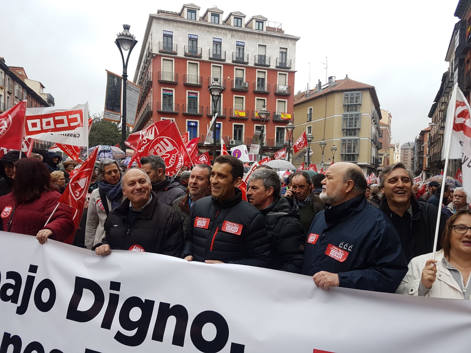 Centenares de personas claman en Valladolid por la viabilidad de un sistema digno de pensiones