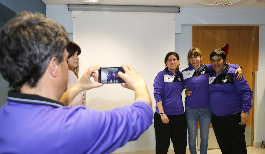 Fotos: Visita de la actriz Athenea Mata a la fundación San Cebrian