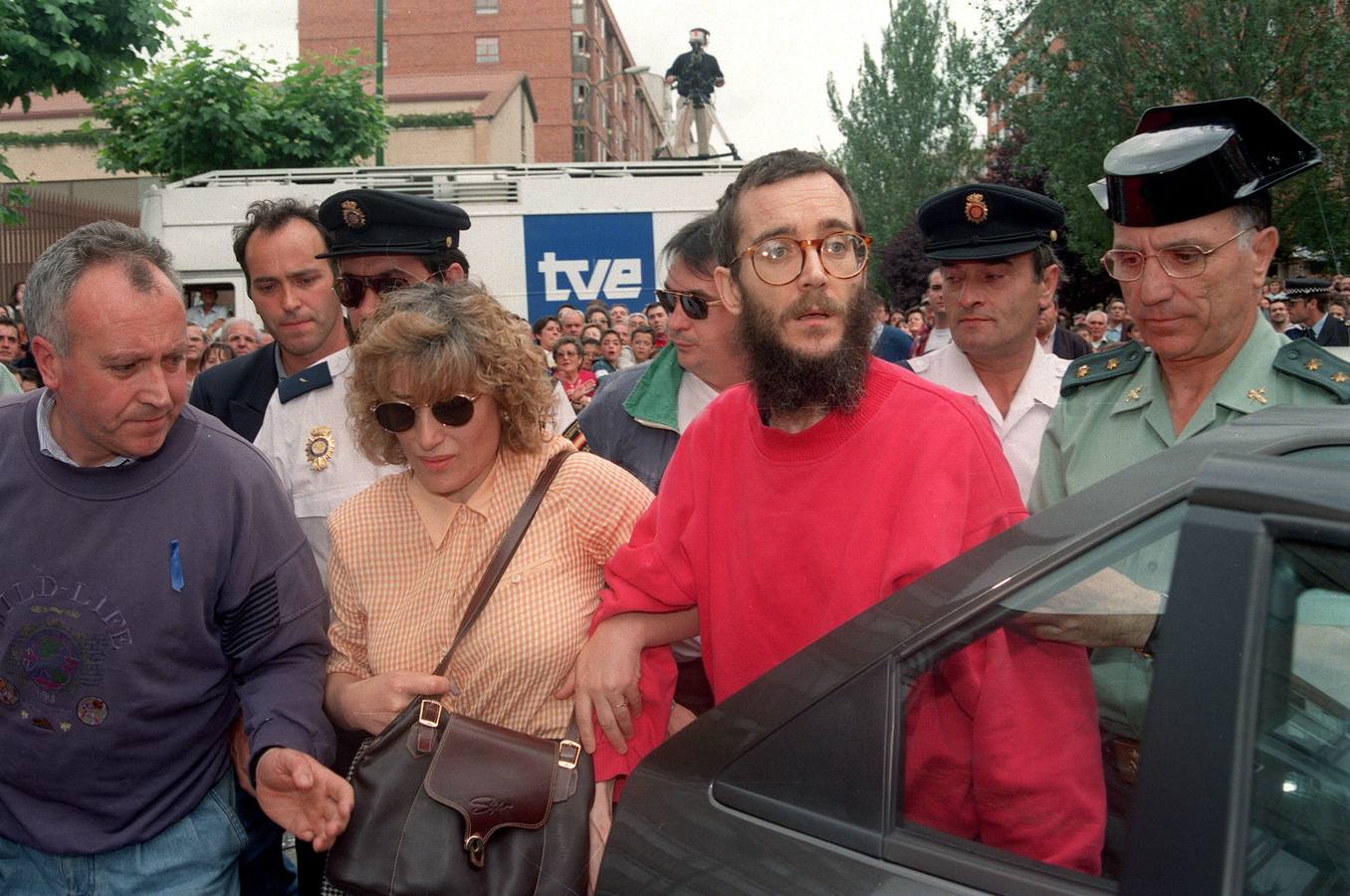 1 de julio de 1997. La Guardia Civil localizó a José Antonio Ortega Lara en un zulo de Mondragón después de pasar 532 días encerrado en él. En la misma operación policial, en la que intervinieron más de 60 agentes, fueron detenidos sus cuatro secuestradores. 
