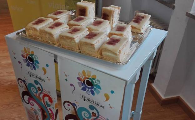 Pasteles 'Dulce de Libro' elaborado con crema de avellana y almendra que se repartirá por el Día del Libro. 