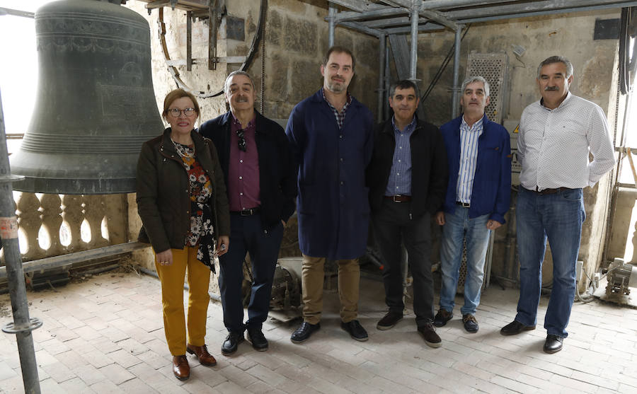 Fotos: Repique de campanas en la catedral de Palencia