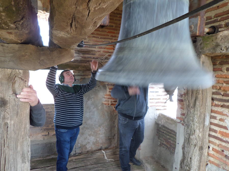 Fotos: Suenan las campanas en Villota del Páramo