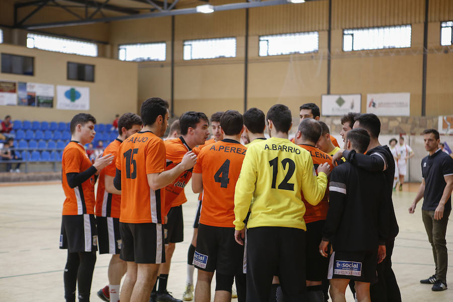 El Ecubús BM Ciudad de Salamanca encajó su segunda derrota seguida, tercera en los cuatro últimos encuentros, al perder con el BM Arroyo en el Río Tormes por un marcador de 23-28