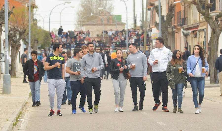 Tres mujeres resultaron este sábado heridas en La Seca durante el Toro del Sarmiento, que se programa con motivo de la Fiesta del Verdejo, una cita que se ha convertido en un éxito de participación y de asistentes en el municipio. 