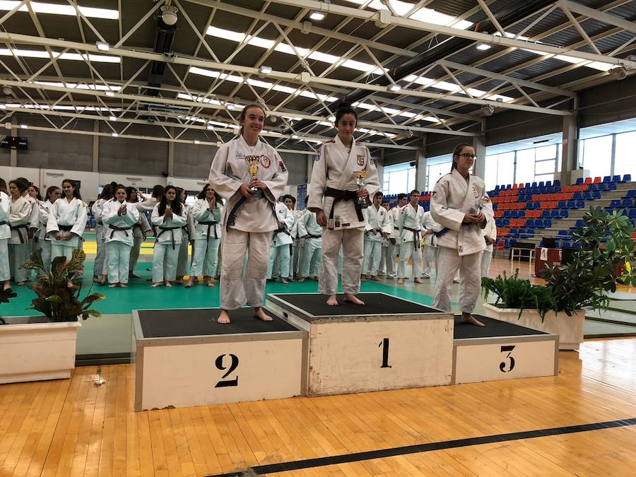 Un total de 25 judokas del Doryoku lograron subir al podio