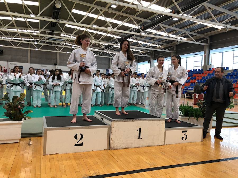 Un total de 25 judokas del Doryoku lograron subir al podio