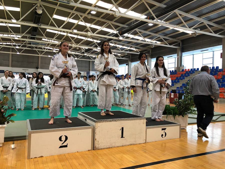 Un total de 25 judokas del Doryoku lograron subir al podio