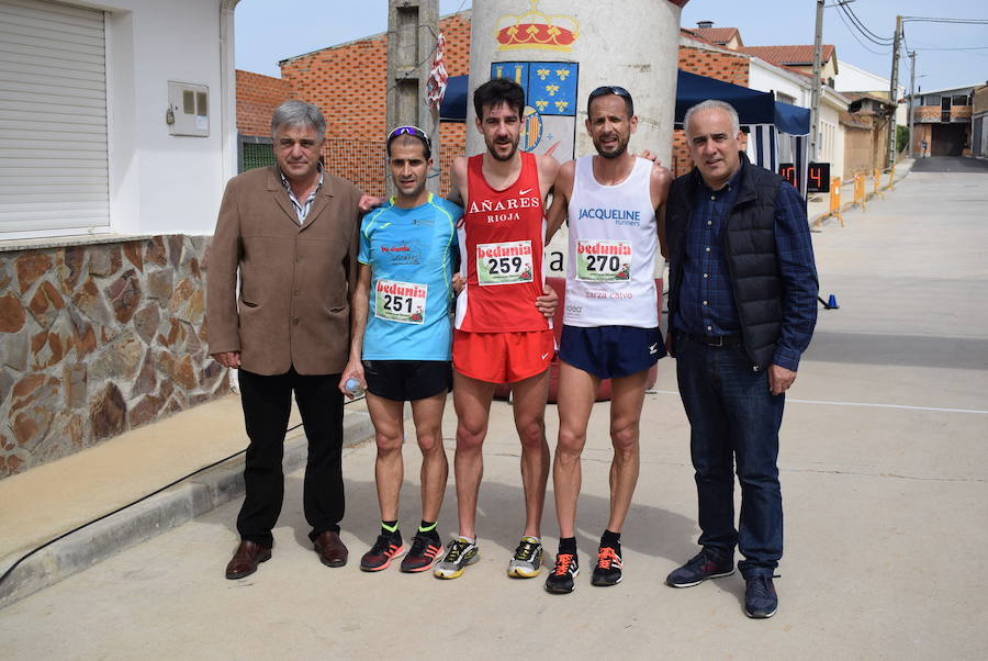 Dani Sanz, Javier Román y Alejandro García, junto a las autoridades. 