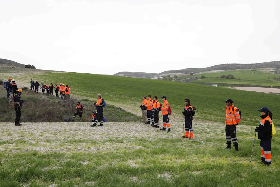 La Junta de Castilla y León organizó este fin de semana en Peñafiel un curso para voluntarios de Protección Civil sobre 'La búsqueda de personas desaparecidas en grandes áreas'. 