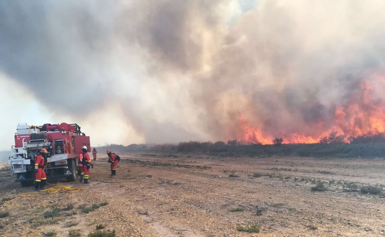 El incendio en el campo de tiro del Ferral se reactiva y obliga a intervenir a la UME