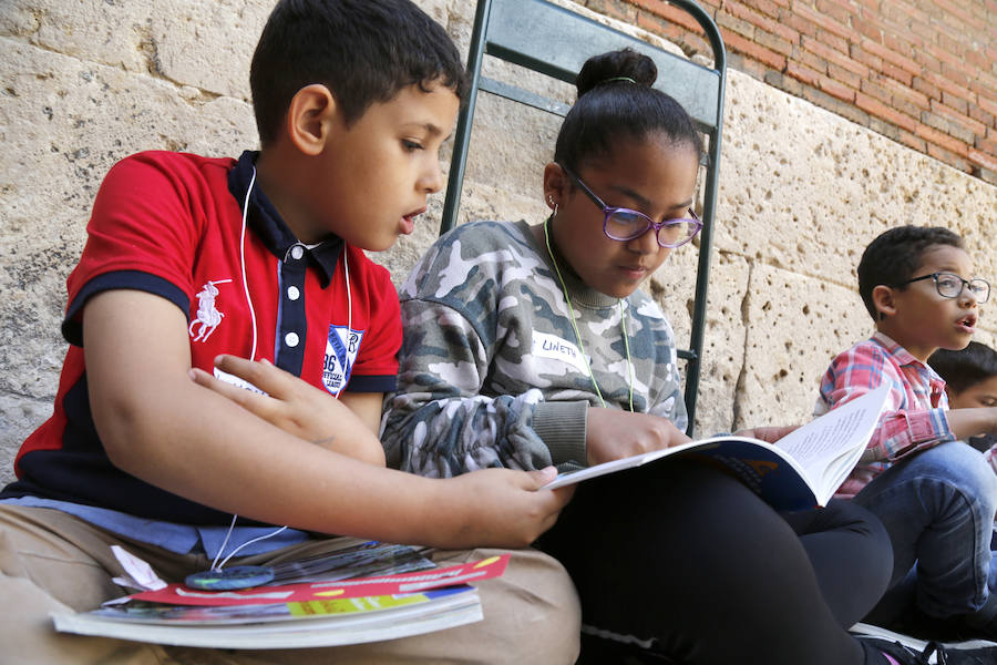 Fotos: Quedada lectora en el colegio Modesto Lafuente