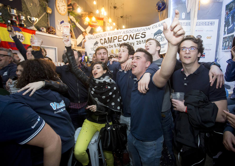 Fotos: Ambiente en los bares vallisoletanos de los equipos que han jugado la final de la Copa del Rey de rugby